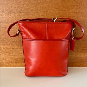 Vintage Coach Red leather Shoulder Bag